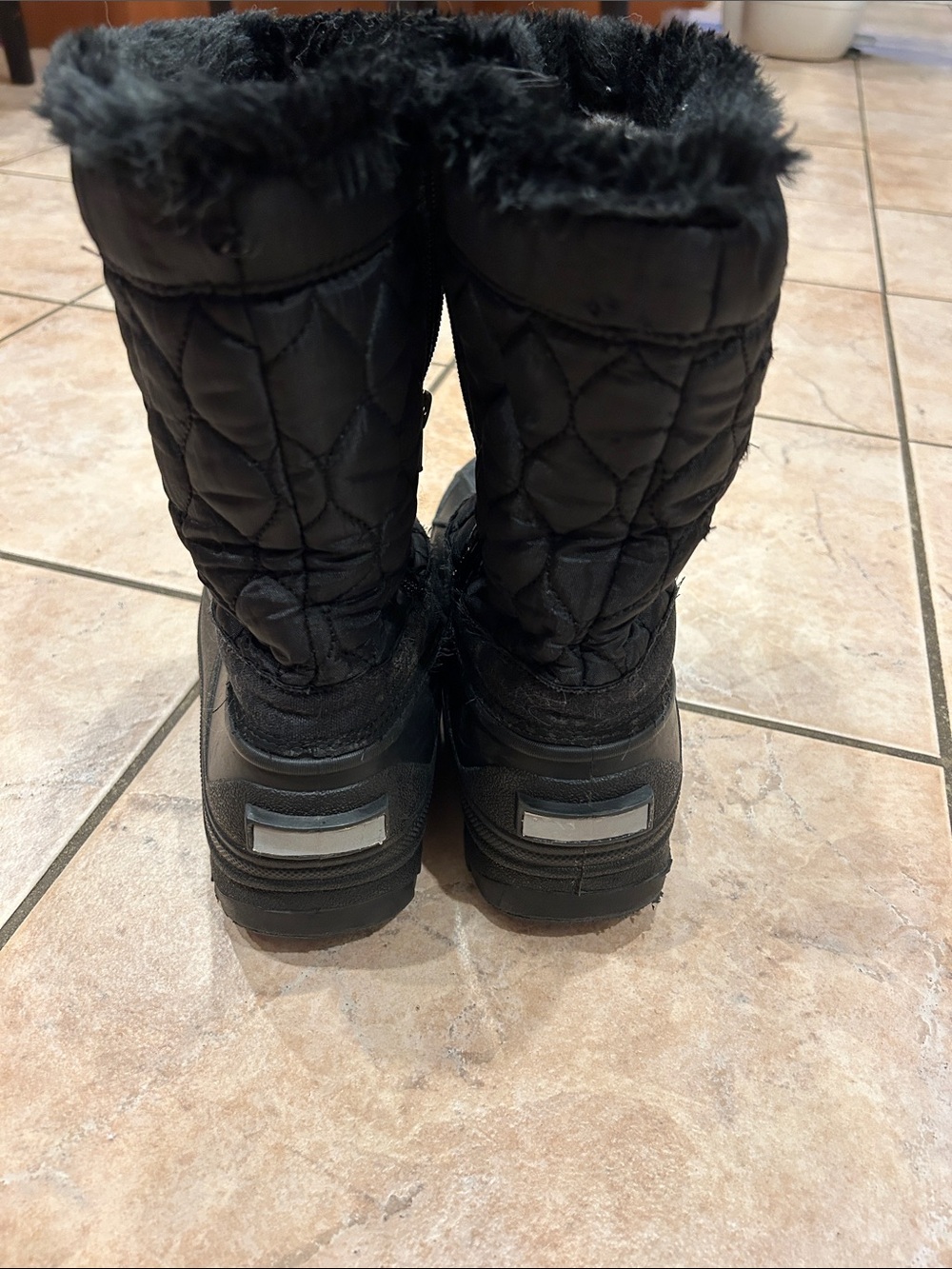 Black Women's Insulated Winter Boots image 3